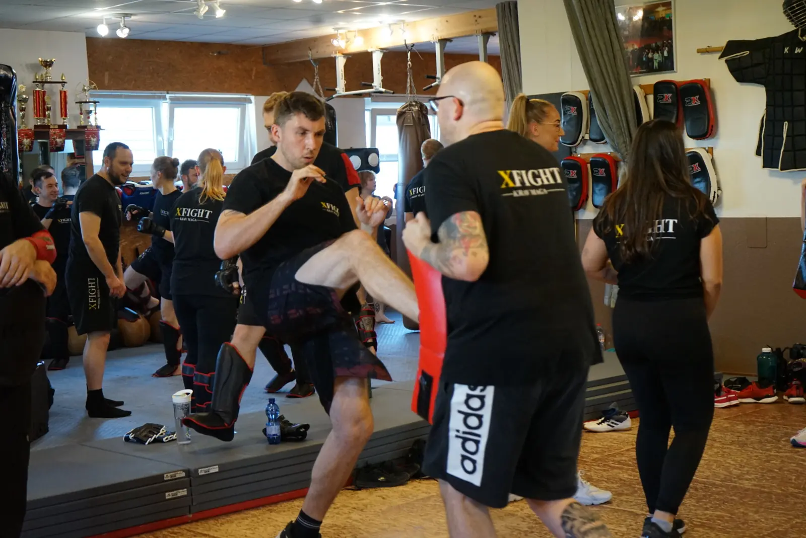 Knietechnik im Gruppentraining