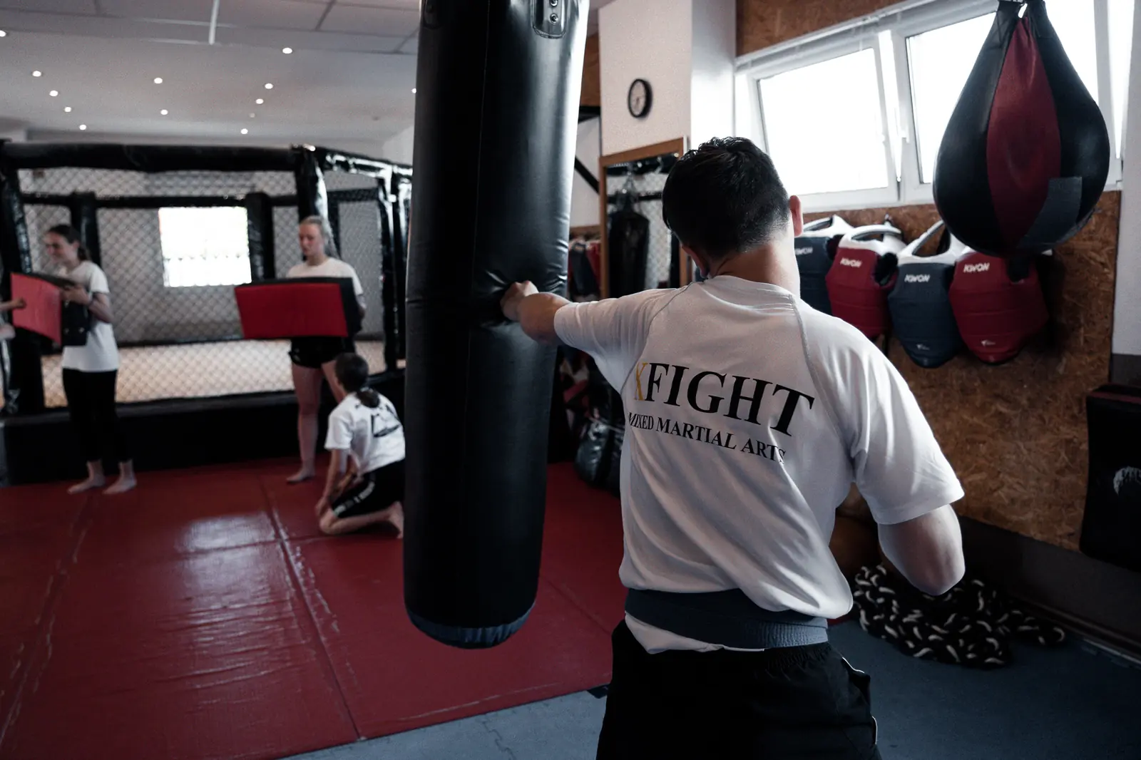 Kickboxtraining am Sack